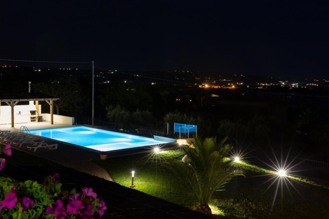 Emozioni Di Casa Barone Aparthotel Scicli Bagian luar foto